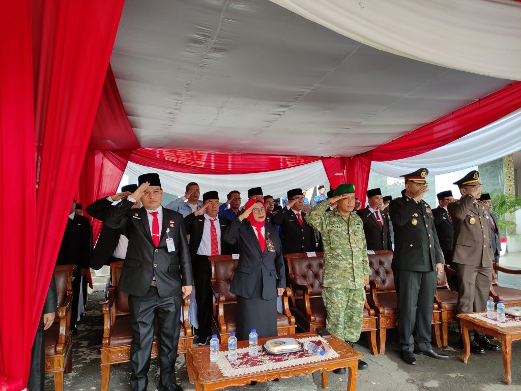 WKPT Bengkulu Berikan Penghormatan Saat Pengibaran Bendera Merah Putih