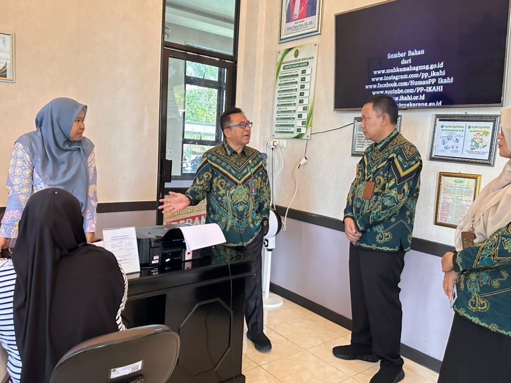 KPT Bengkulu melakukan inspeksi ke ruang kerja pegawai