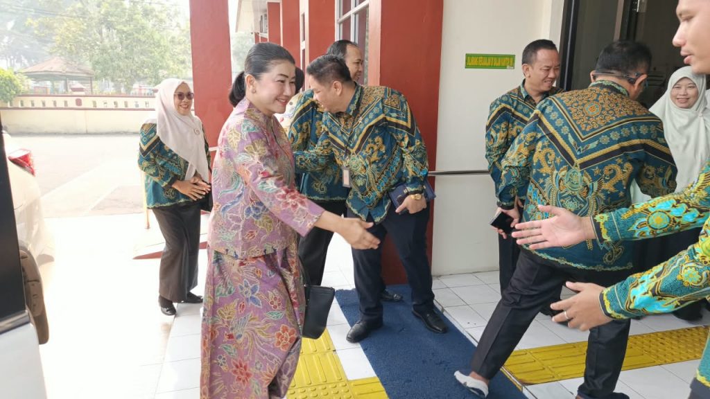 Ibu Ketua Dharmayukti Karini disambut dengan baik di PN Curup